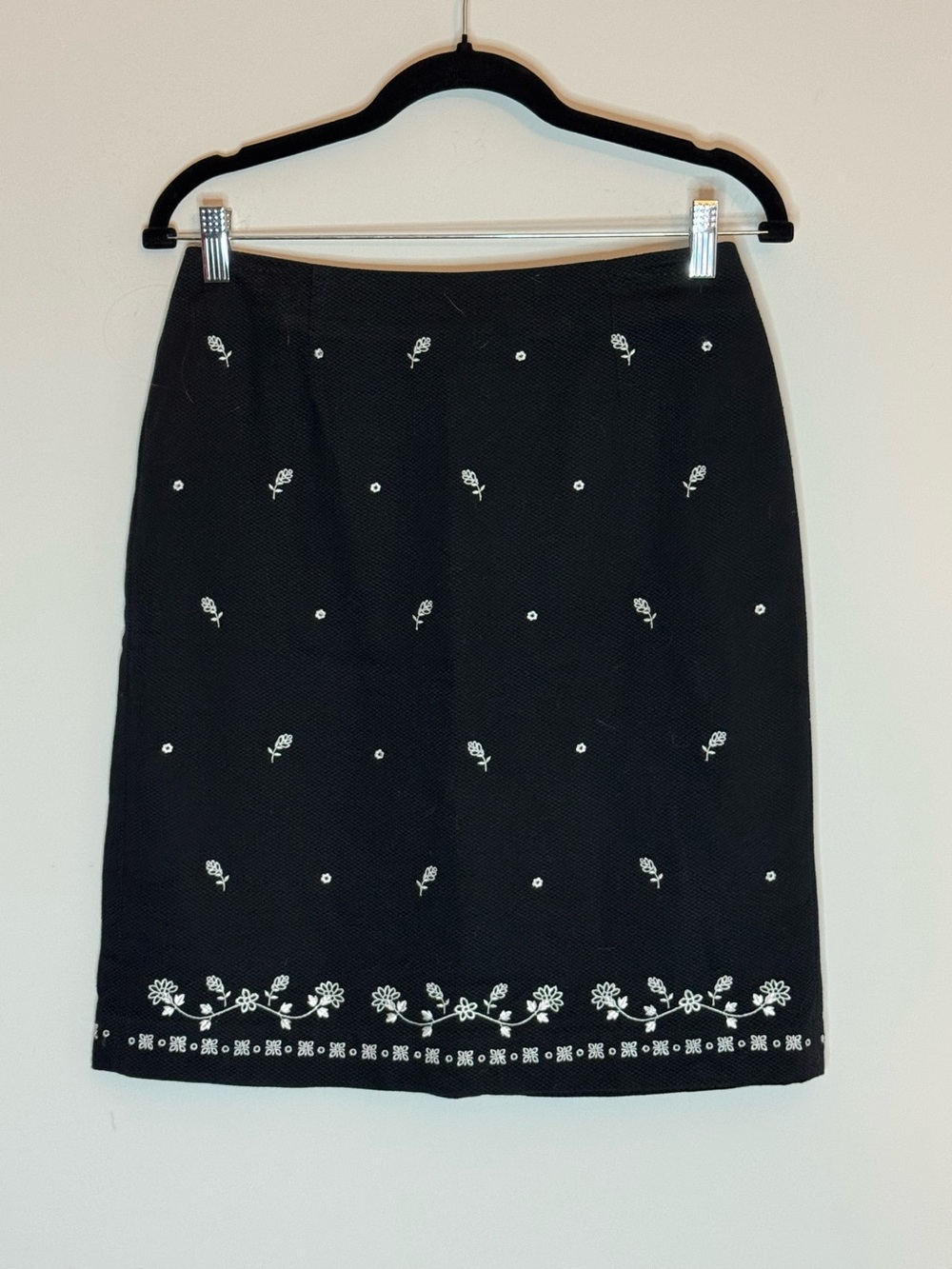 Talbots Black Pencil Skirt with White Floral Embroidery Border